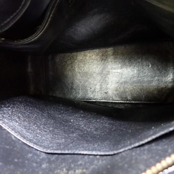 CHANEL Patent Quilted Camera Bag - Picture 5 of 5